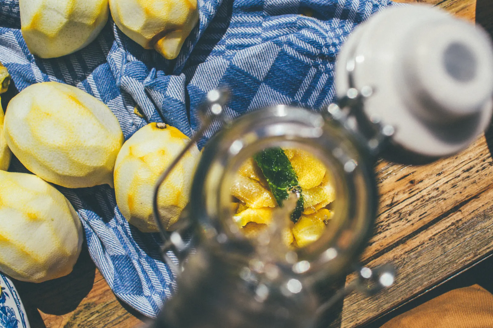 Atelier de fabrication de limoncello une activité exclusive à Naples avec INNOV'events