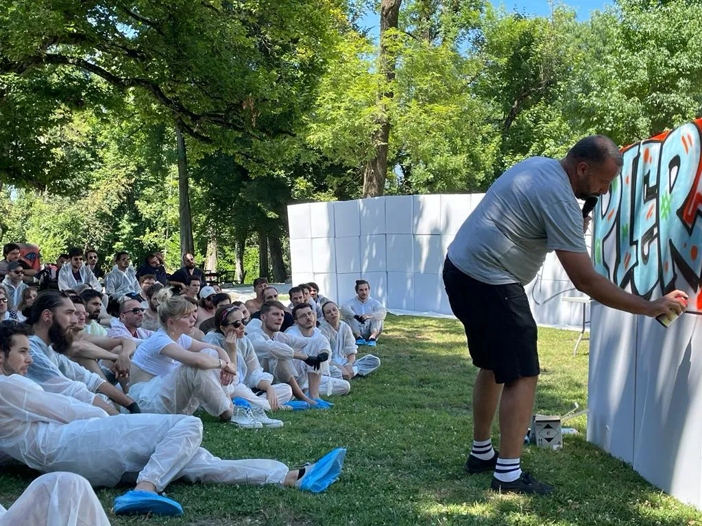 Séance de team building artistique une activité exclusive à Grenoble avec INNOV'events