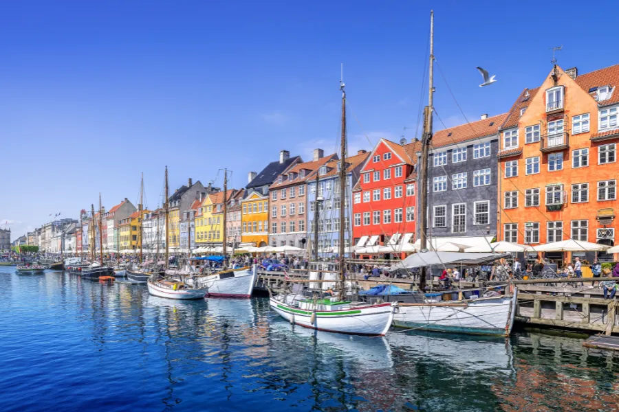 Balade en bateau à moteur solaire une activité exclusive à Copenhague avec INNOV'events