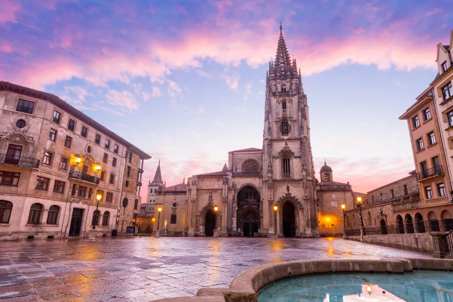 Visite de la Cathédrale d'Oviedo et Enquête Mystérieuse une activité exclusive à Oviedo avec INNOV'events