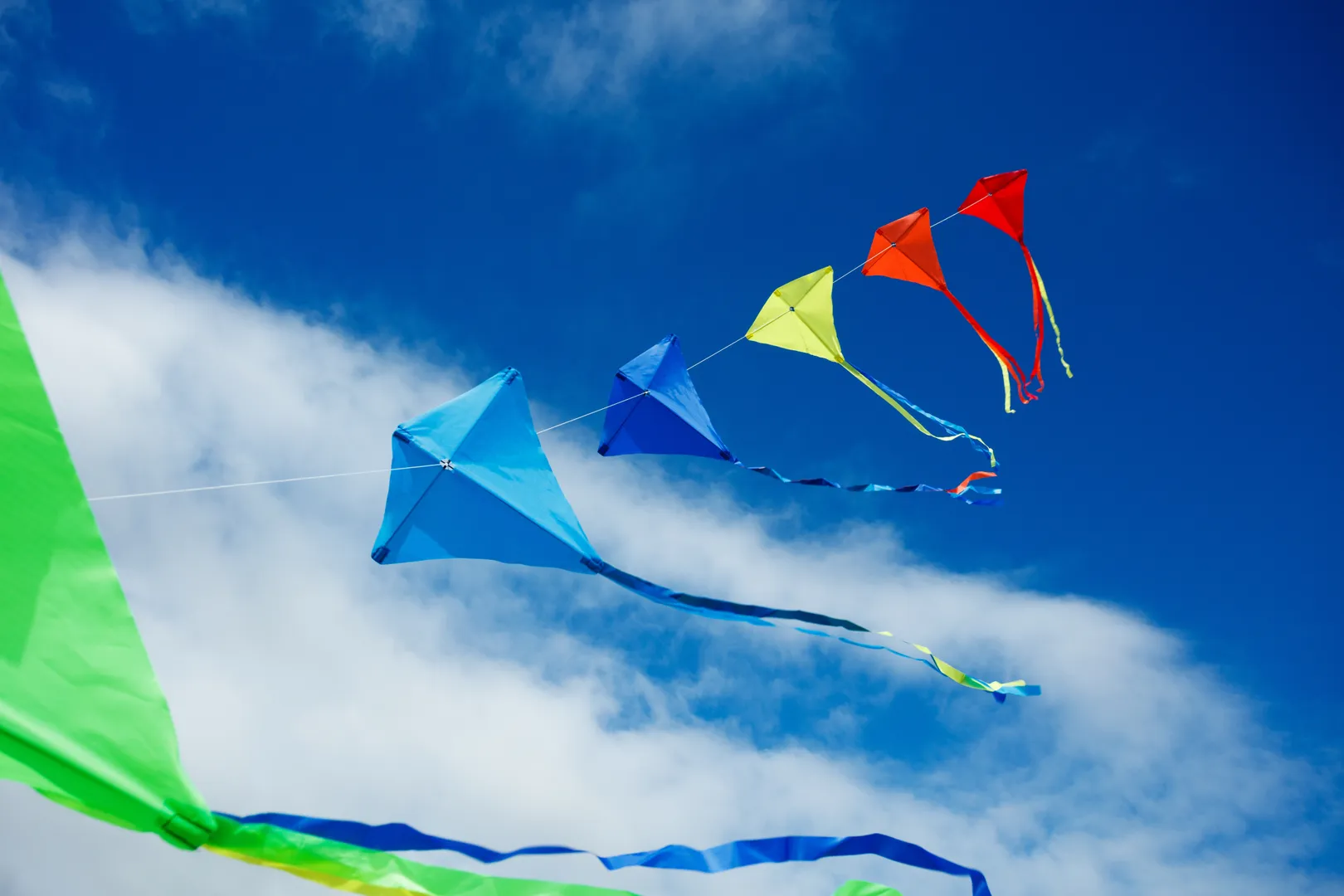 Challenge de construction de kites une activité exclusive à Îles Canaries avec INNOV'events