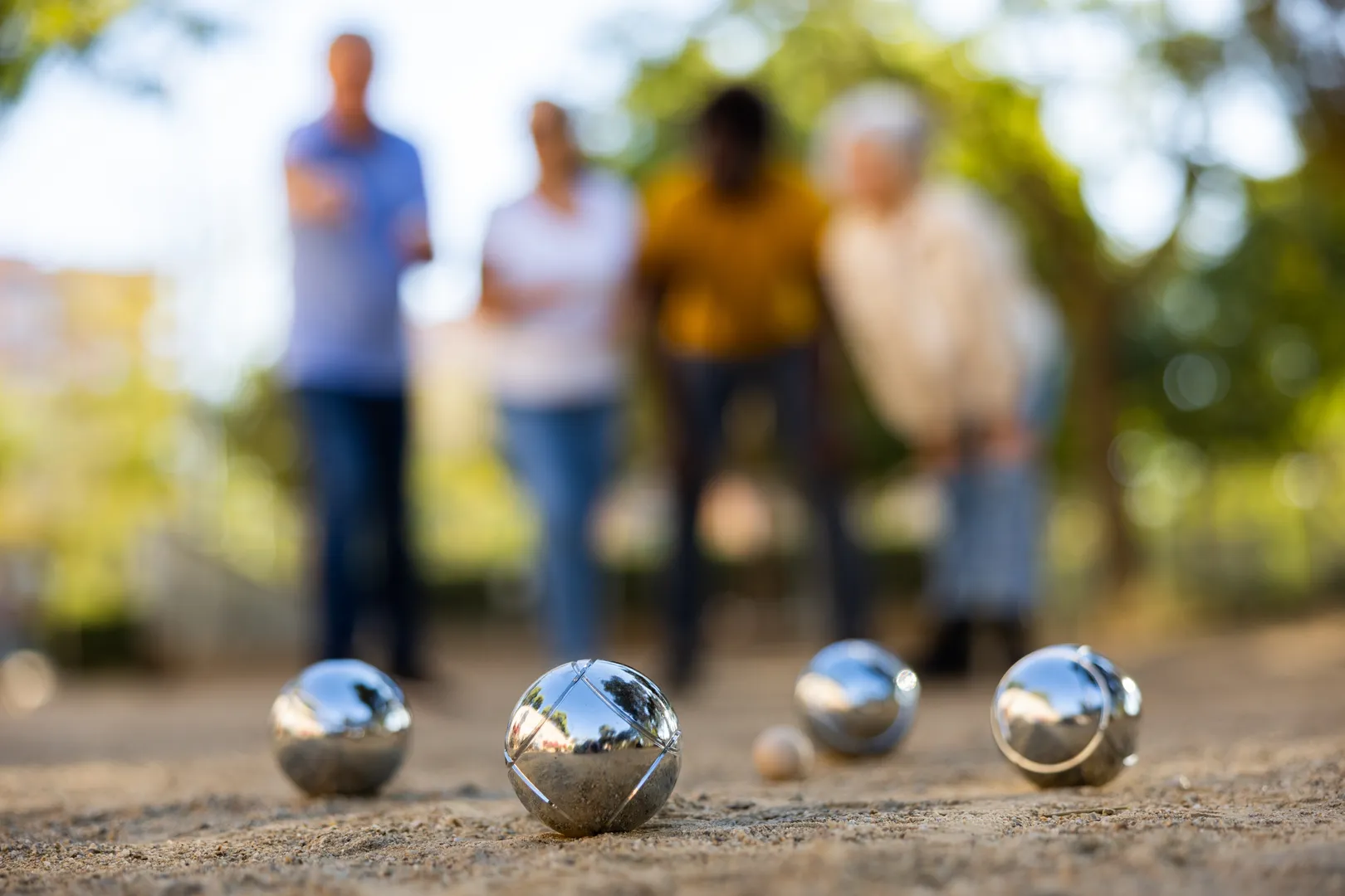Tournoi de pétanque au Jardin des Plantes une activité exclusive à Caen avec INNOV'events