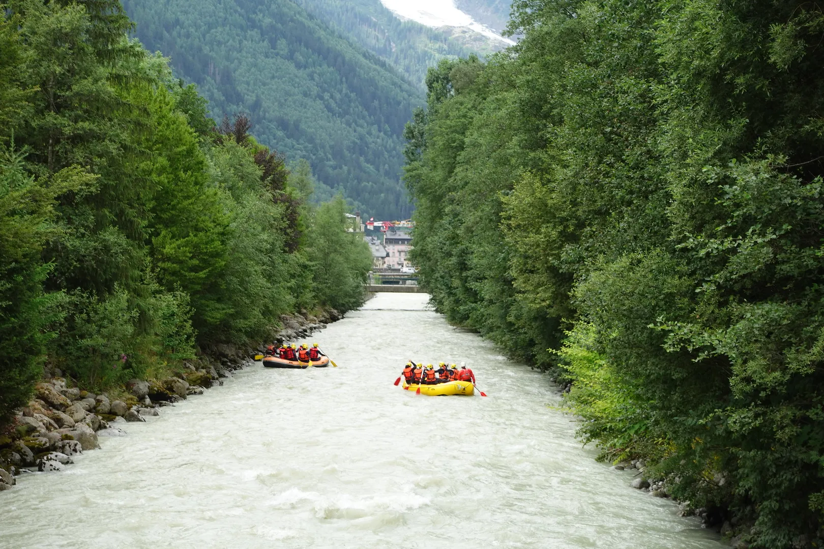 Construction de Rafting en Équipe sur l'Inn une activité exclusive à Innsbruck avec INNOV'events