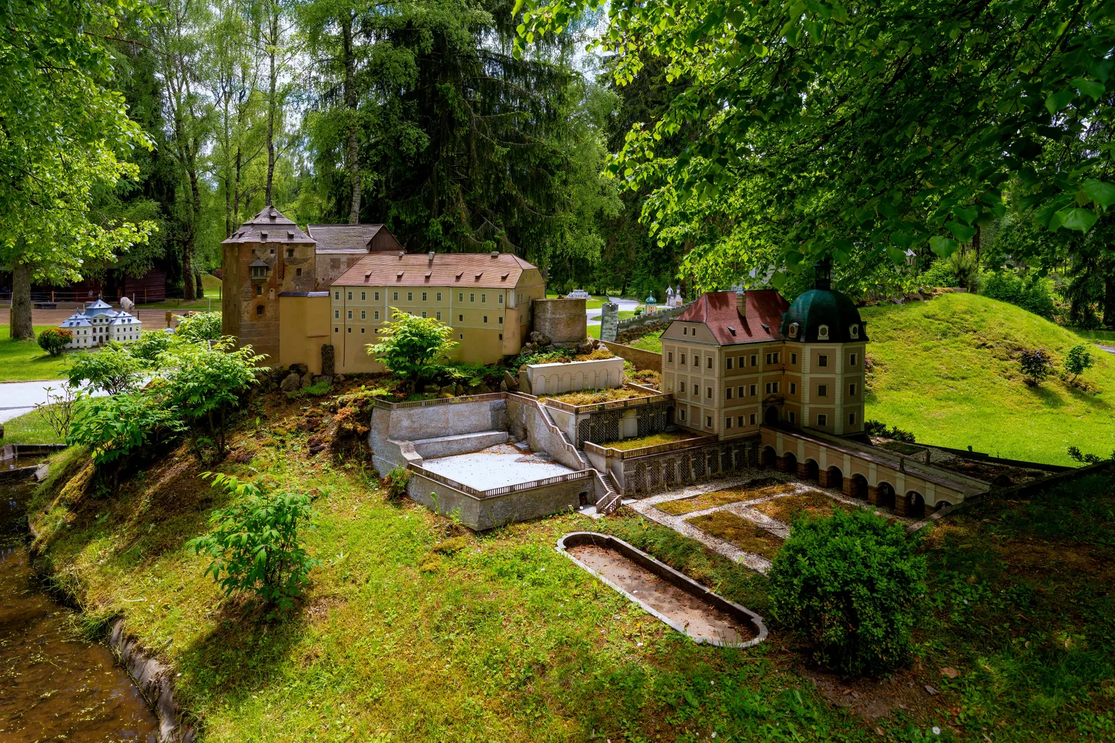 Challenge de construction de châteaux forts une activité exclusive à Luxembourg avec INNOV'events