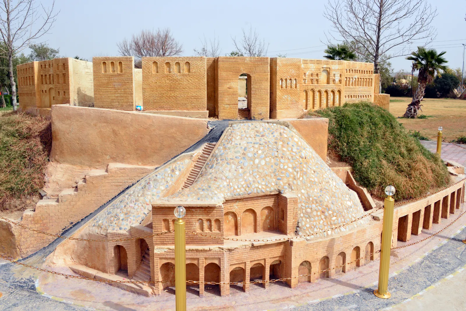 Défi de construction de maquettes de citadelles une activité exclusive à Biarritz avec INNOV'events