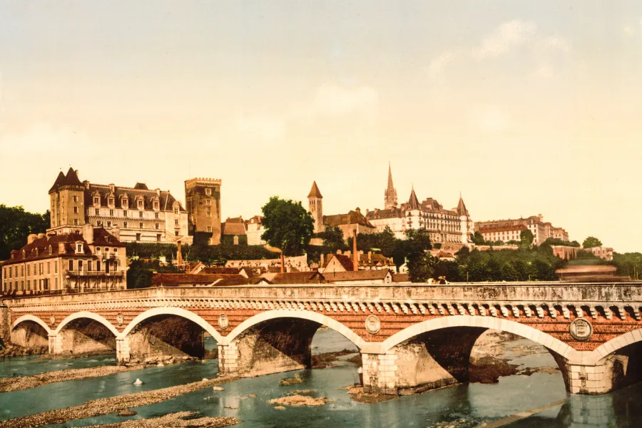 Croisière au coucher du soleil sur le Gave de Pau une activité exclusive à Pau avec INNOV'events