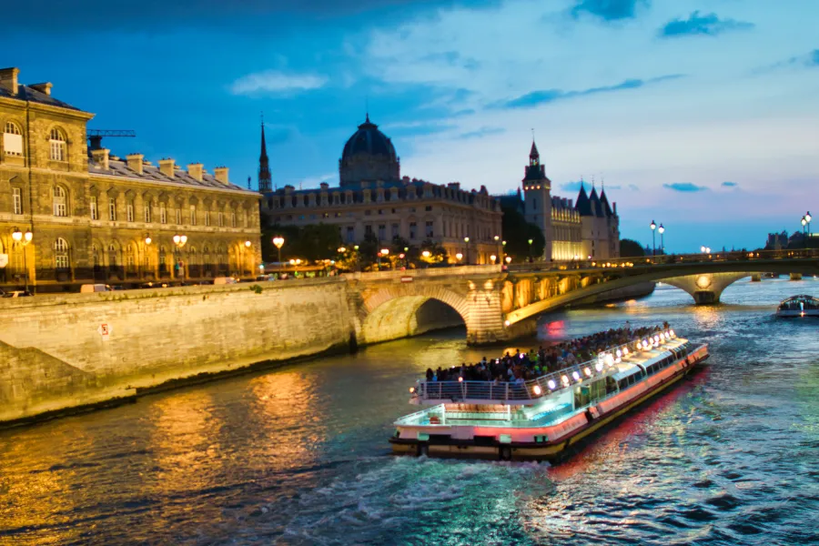 Croisière nocturne sur la Vltava une activité exclusive à Prague avec INNOV'events