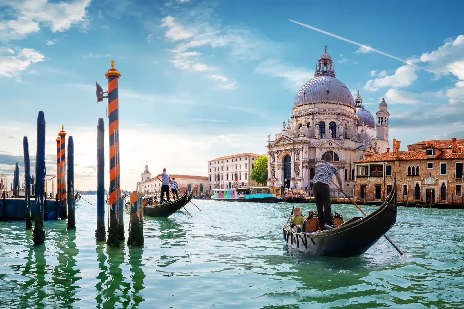 Jeux de gondole sur le Grand Canal une activité exclusive à Venise avec INNOV'events