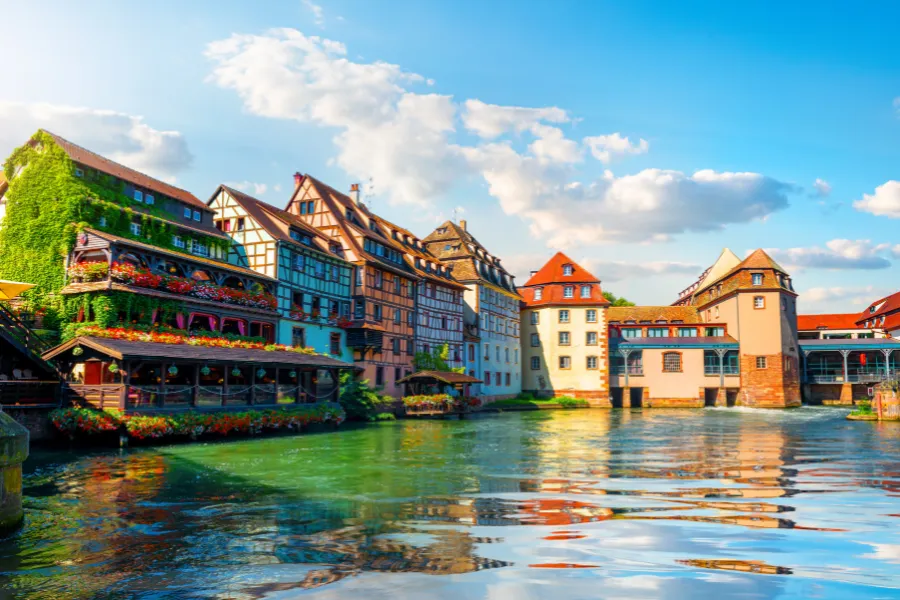 Visite guidée de la Petite France une activité exclusive à Strasbourg avec INNOV'events