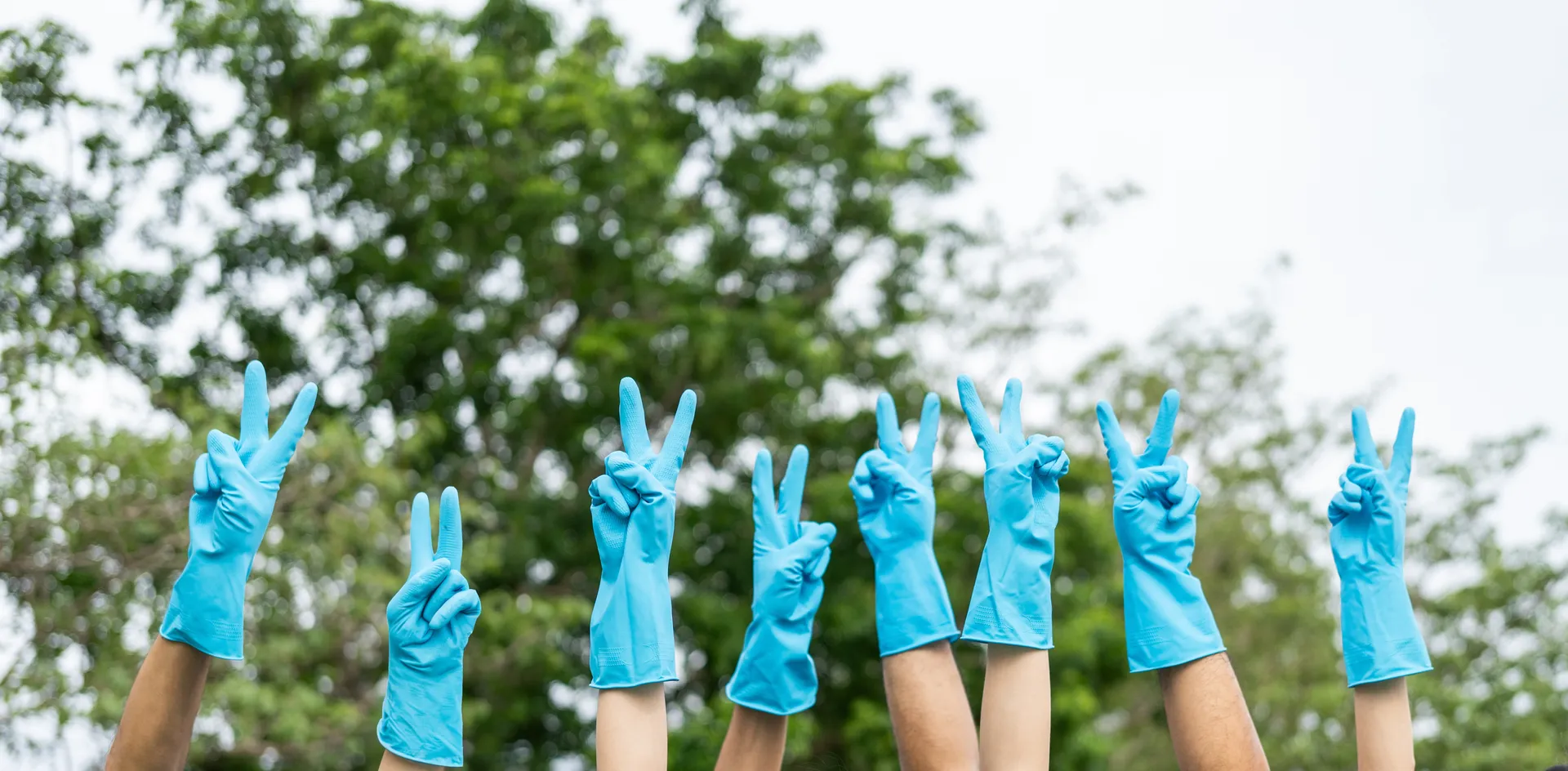 Atelier de RSE - Nettoyage de plage une activité exclusive à Malte avec INNOV'events