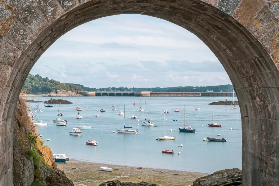 Randonnée sur le sentier des douaniers une activité exclusive à Saint-Malo avec INNOV'events