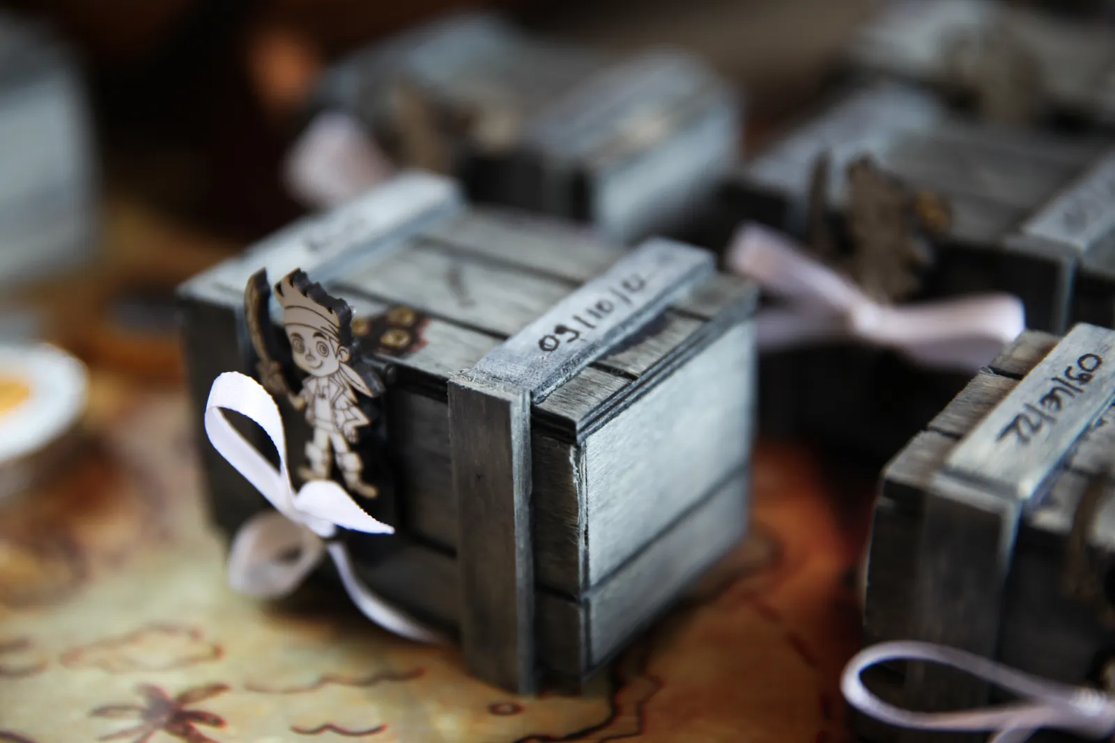 Soirée à thème pirate dans une taverne une activité exclusive à Saint-Malo avec INNOV'events