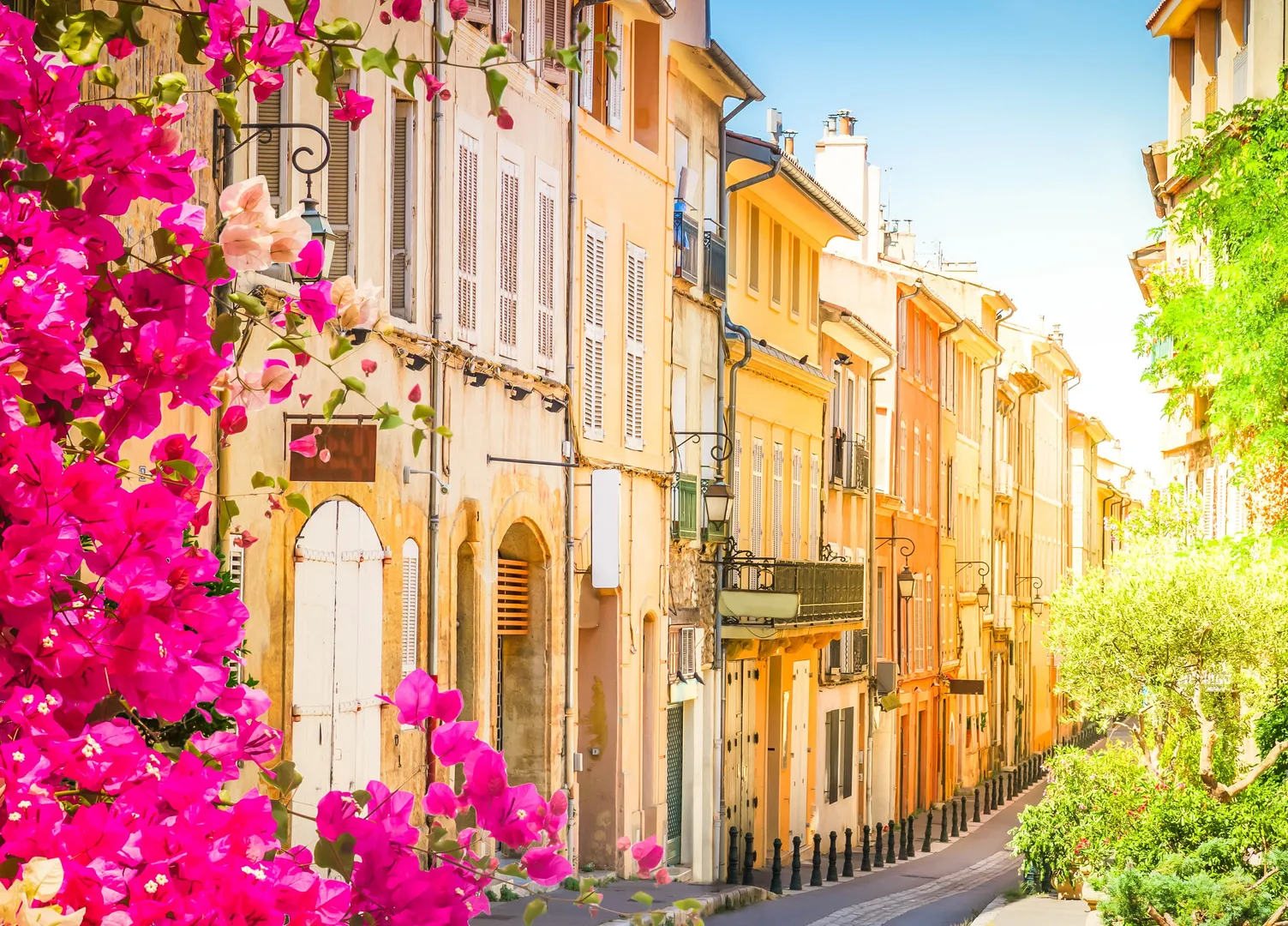 Voyage d'entreprise dans la ville de Aix-la-Chapelle organisé par INNOV'events, incluant visites culturelles, plages et gastronomie locale.