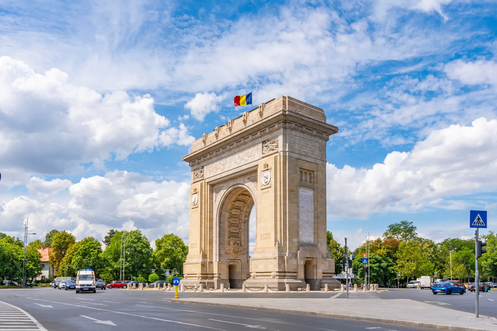 Voyage d'entreprise dans la ville de Bucarest organisé par INNOV'events, incluant visites culturelles, plages et gastronomie locale.