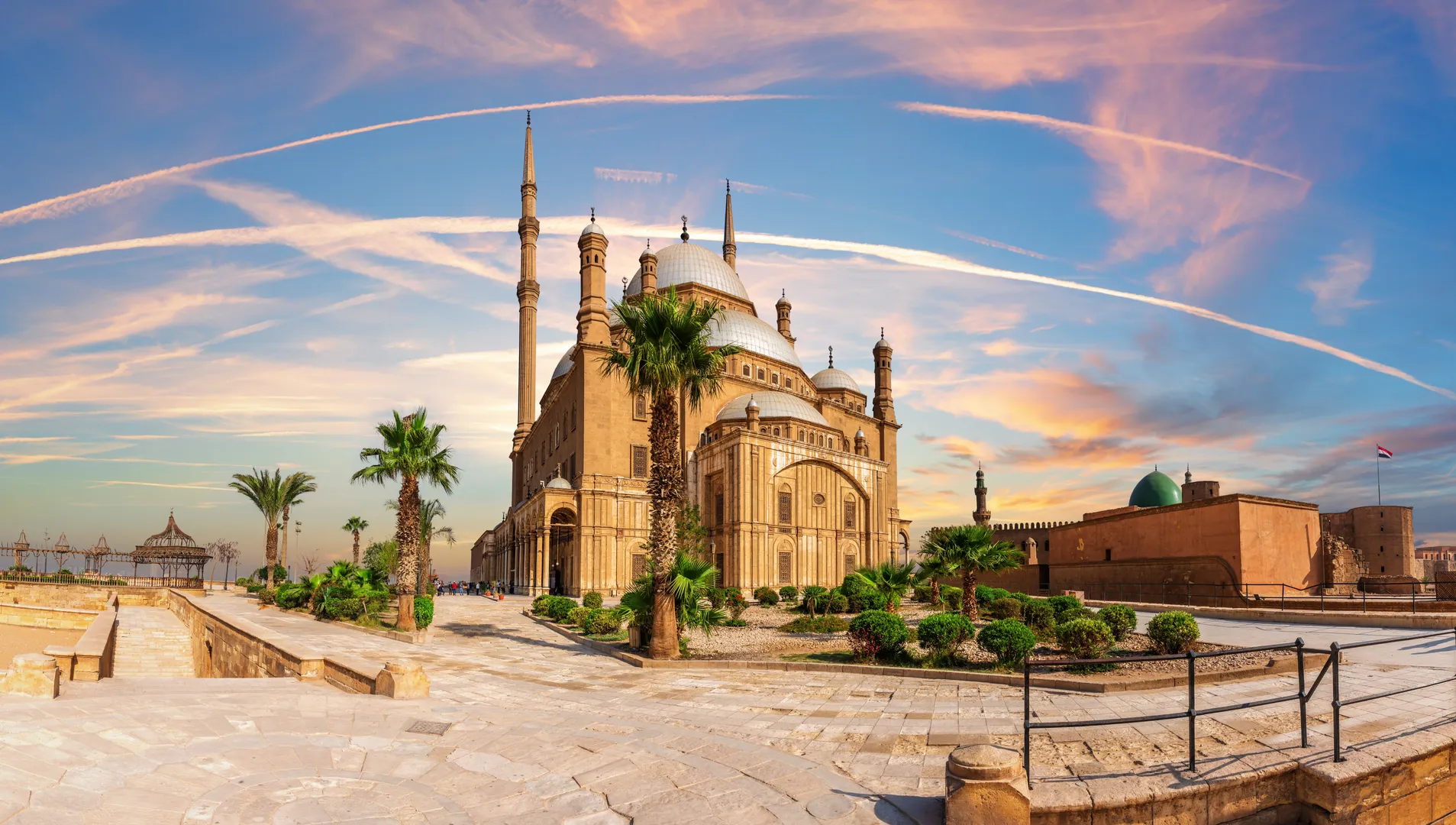 Voyage d'entreprise dans la ville de Le Caire organisé par INNOV'events, incluant visites culturelles, plages et gastronomie locale.