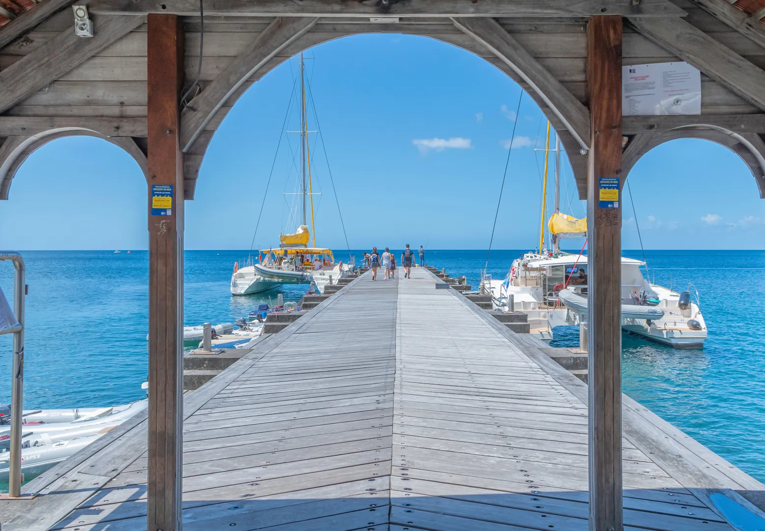 Voyage d'entreprise dans la ville de Martinique organisé par INNOV'events, incluant visites culturelles, plages et gastronomie locale.