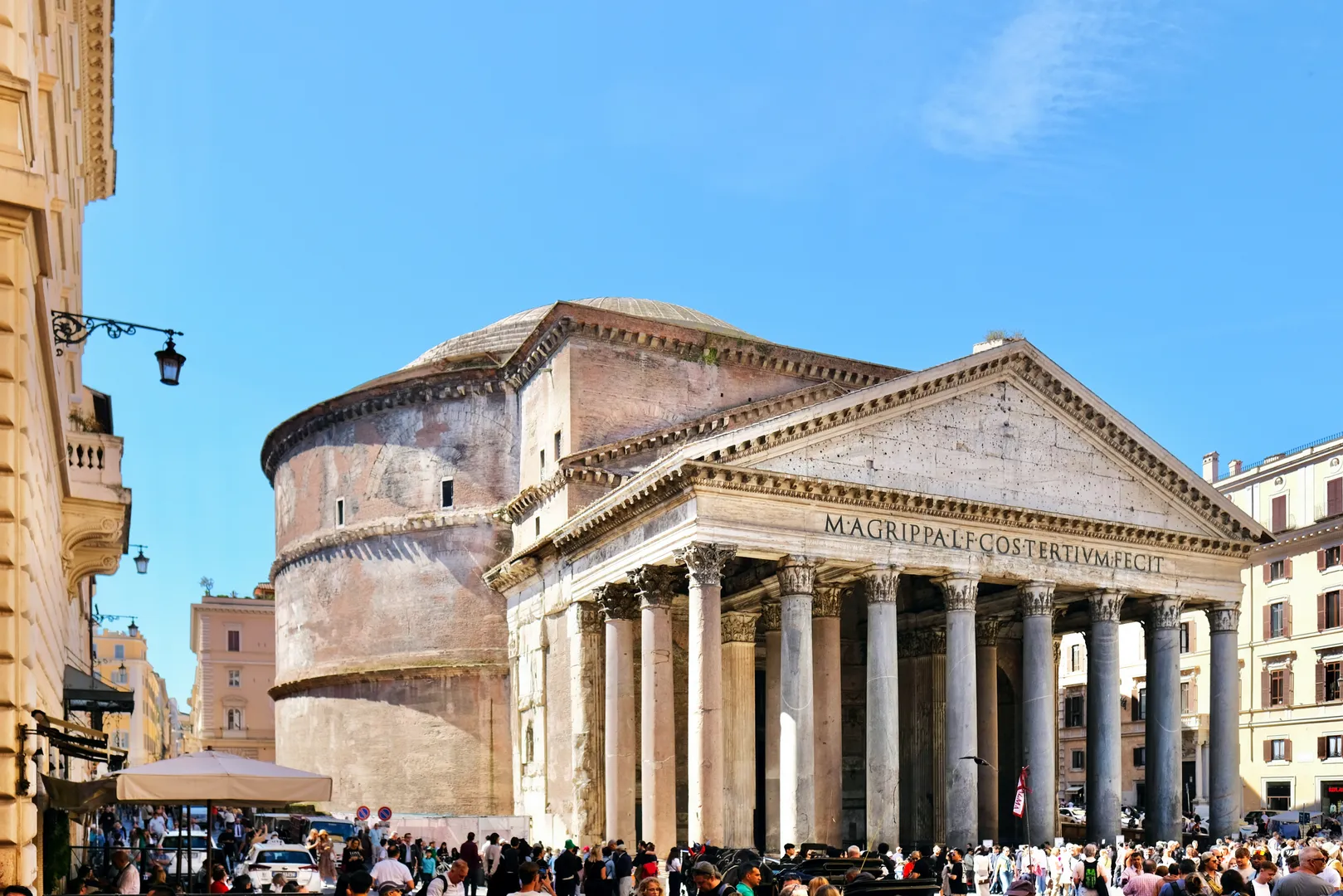 Voyage d'entreprise dans la ville de Rome organisé par INNOV'events, incluant visites culturelles, plages et gastronomie locale.